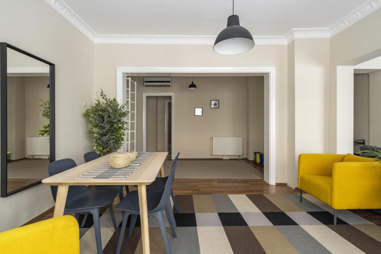 Modern Flat Near Popular Attractions In Beyoglu Apartment Истанбул Екстериор снимка